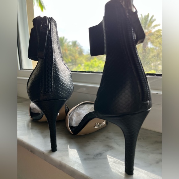 Vera wang heels - Picture 2 of 3